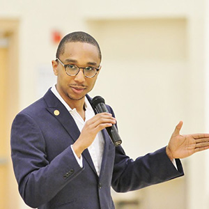 Jeffrey Taylor, DMD20, speaks at Spelman College, a historically black college, as part of HSDM diversity and inclusion efforts.