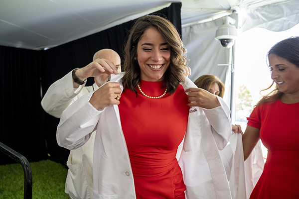 A Warm Welcome and White Coats for the Class of 2023 | Harvard