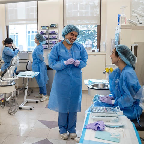 Students in PEE in the HDC clinic