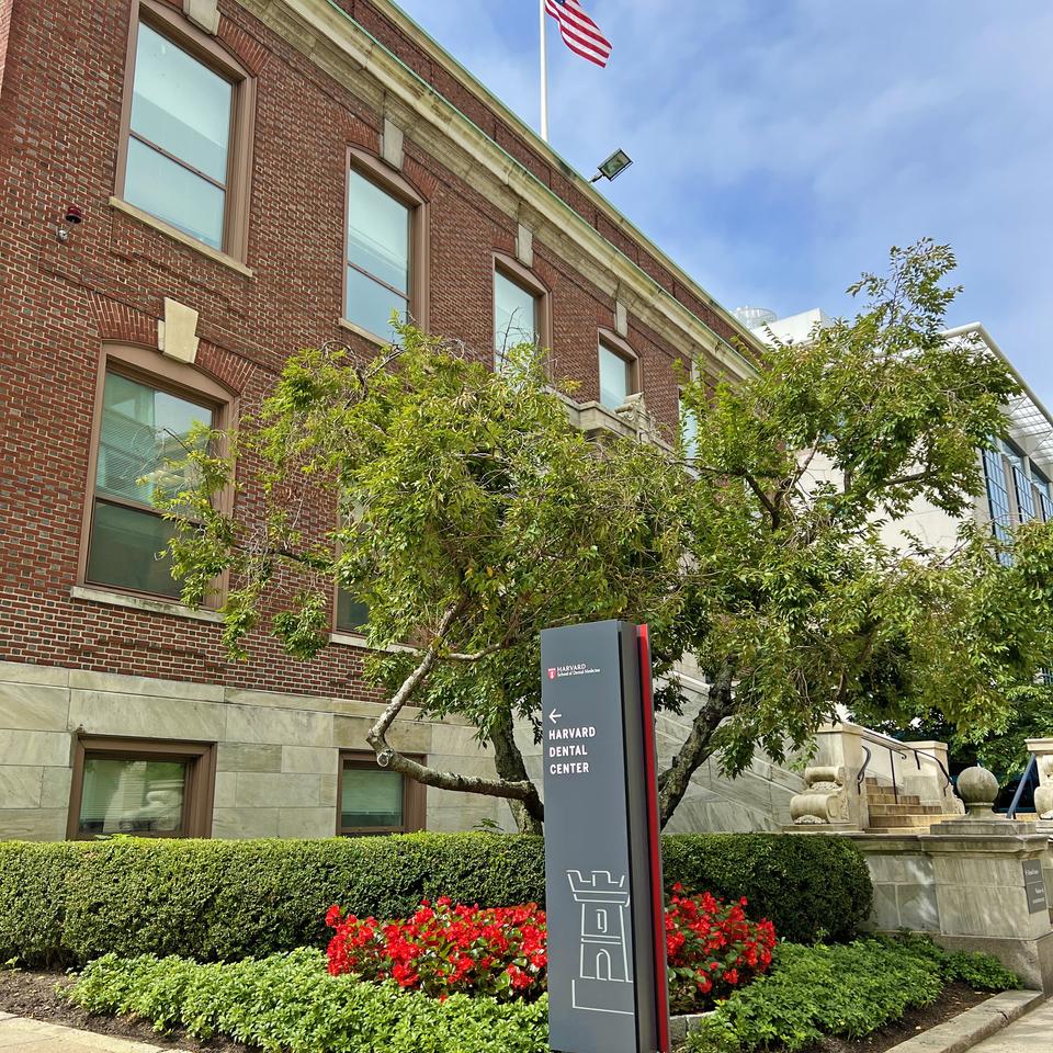 wayfinder sign to the Longwood clinic