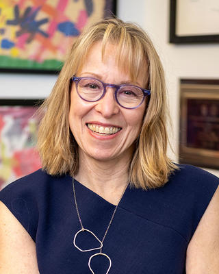 Headshot of Vicki Rosen