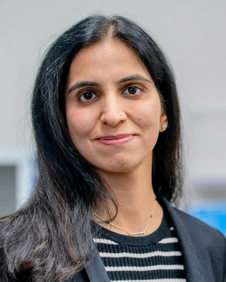 Dr. Arora Pallak headshot